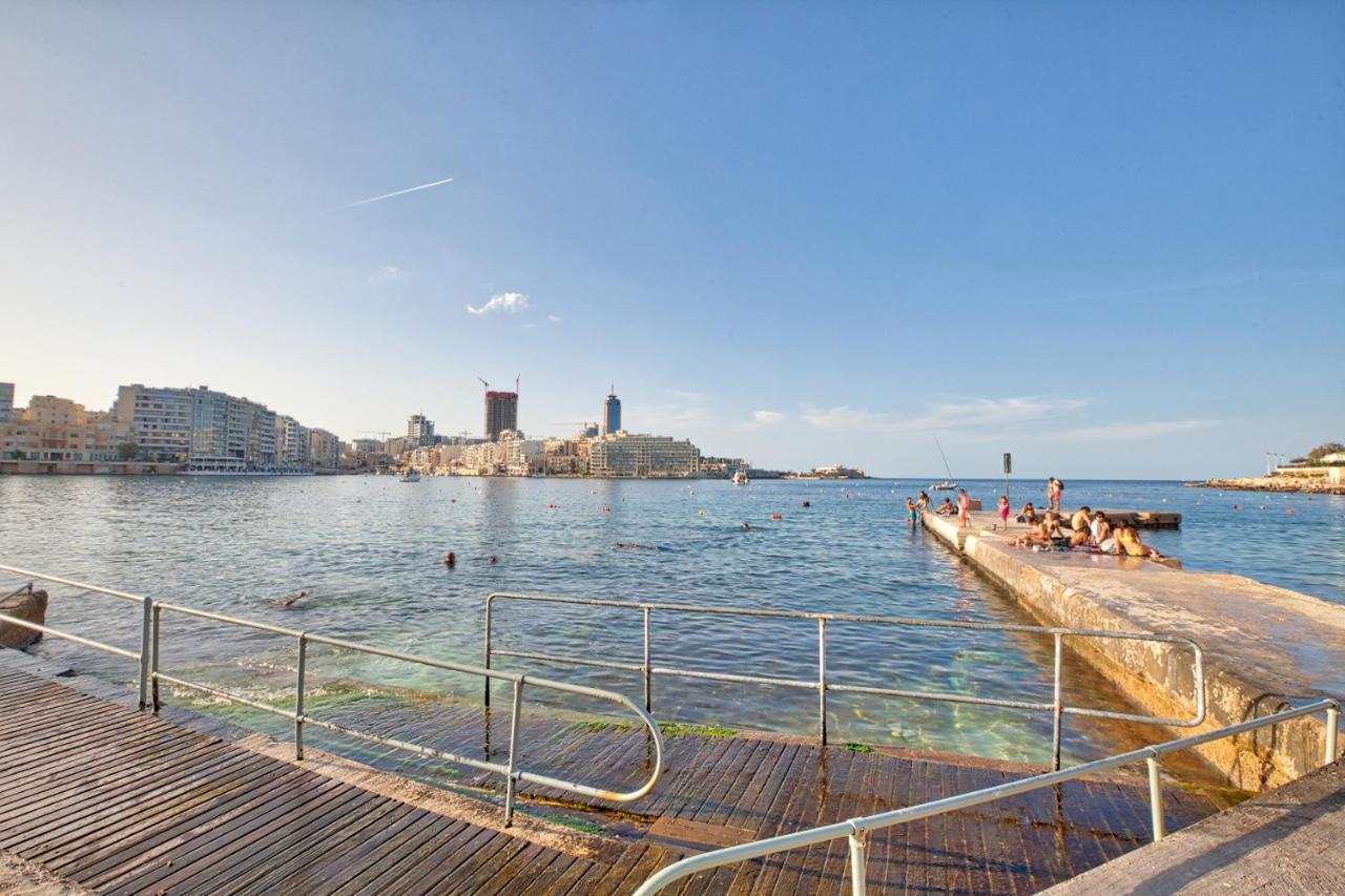Vic- Seafront Apartment Sliema Luaran gambar