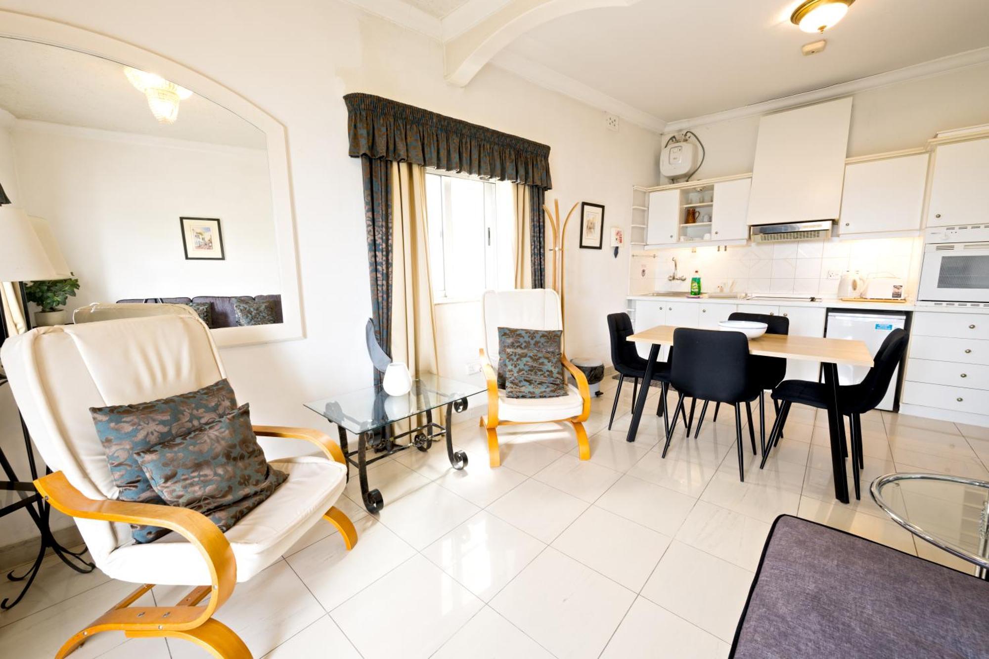 Vic- Seafront Apartment Sliema Luaran gambar